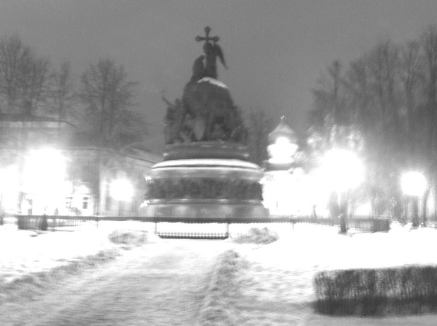 Памятник 1000 лет России ночью